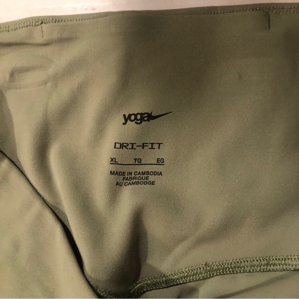 Nike Women's Size XL Yoga Dri-FIT Luxe Flared YogaPants Olive Green - DV9181-386 - Picture 8 of 13